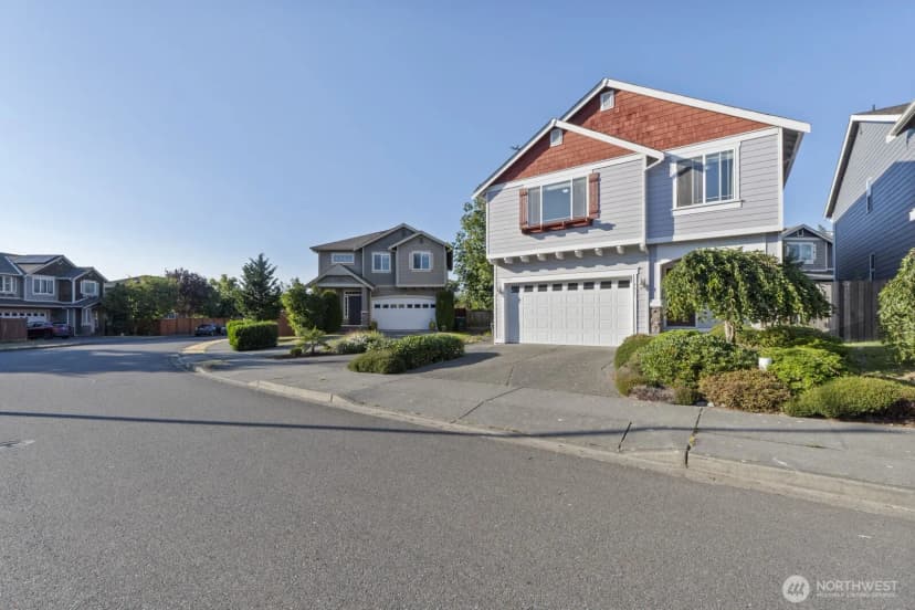 Property photo for 14611 46th Avenue Se, Bothell photo 2