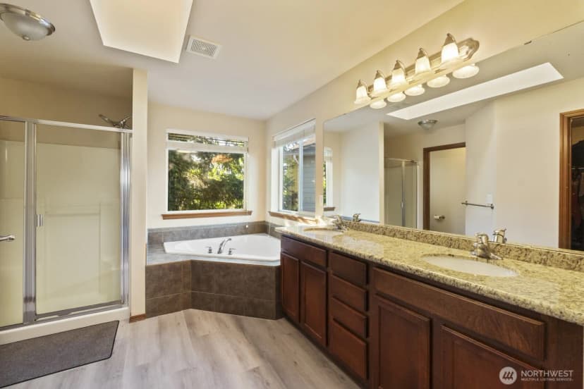 Property photo for 14611 46th Avenue Se, Bothell photo 16