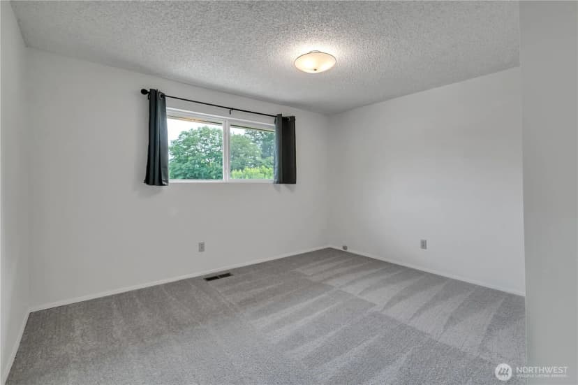 Property photo for 10074 Se 213th Place, Kent photo 17