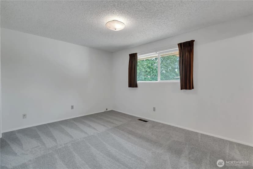 Property photo for 10074 Se 213th Place, Kent photo 12