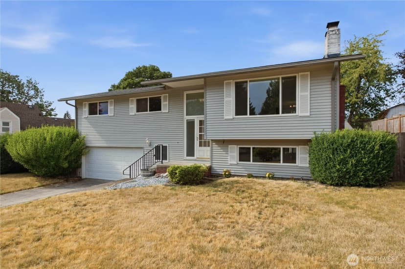 Property photo for 10074 Se 213th Place, Kent