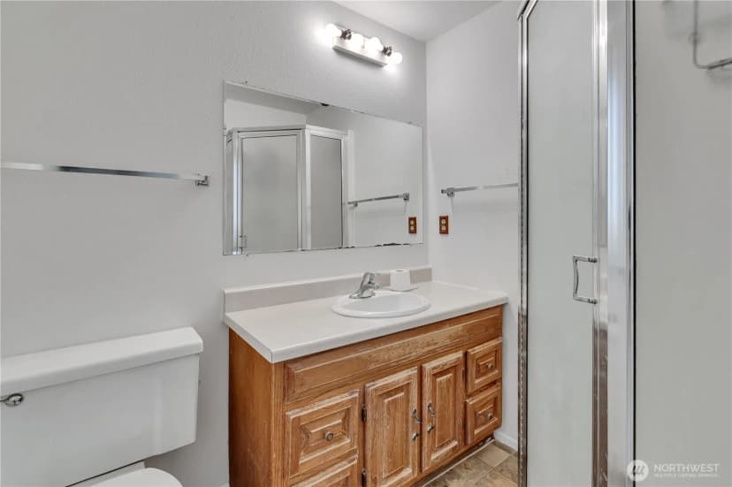 Property photo for 10074 Se 213th Place, Kent photo 14