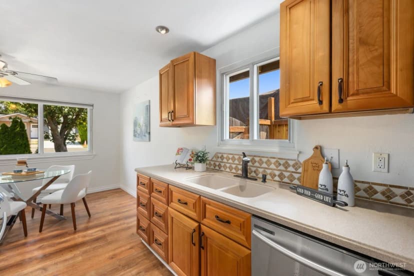 Property photo for 20605 12th Place S, Sea Tac photo 15