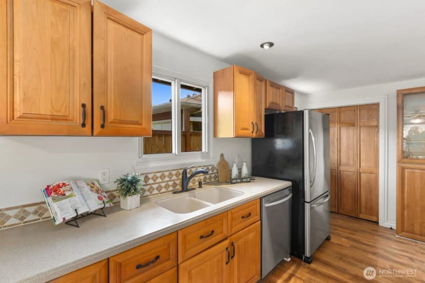 Property photo for 20605 12th Place S, Sea Tac photo 16