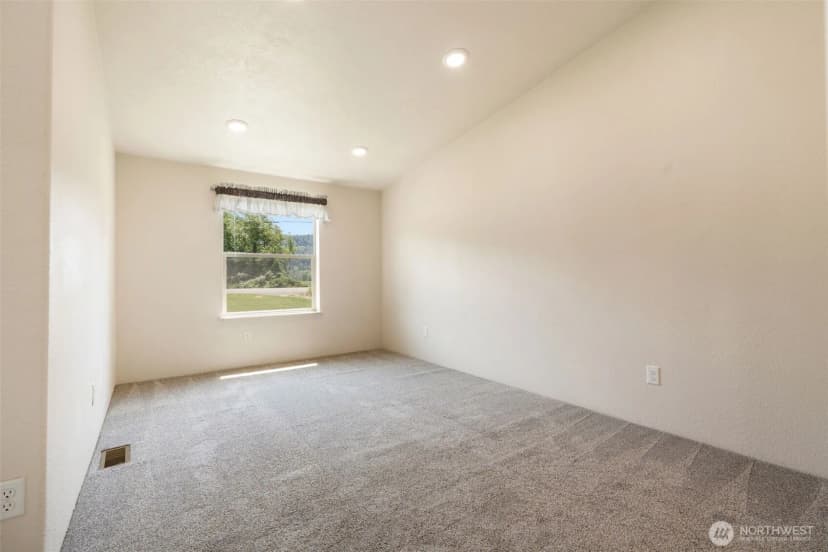 Property photo for 216 Mossyrock Road W, Mossyrock photo 20