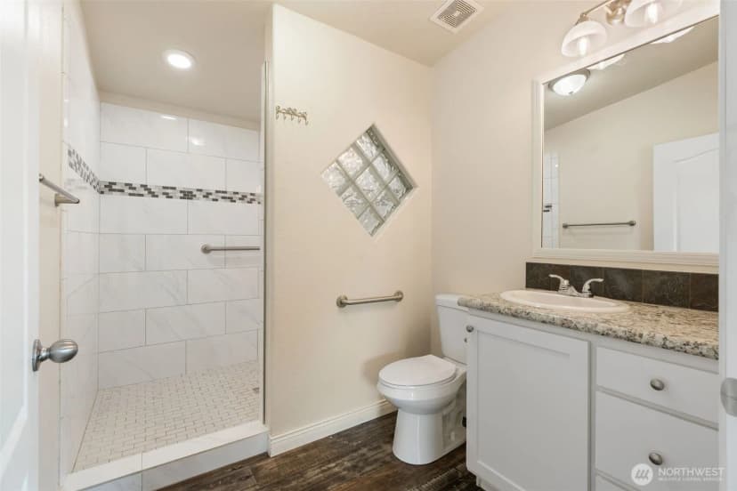 Property photo for 216 Mossyrock Road W, Mossyrock photo 11