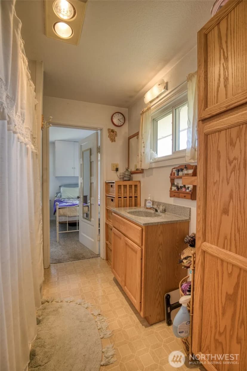 Property photo for 1021 W Stockwell Street, Aberdeen photo 11