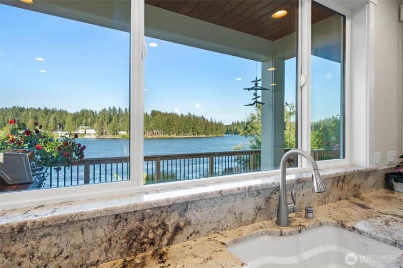 Property photo for 31 Se Skookum View Drive, Shelton photo 6