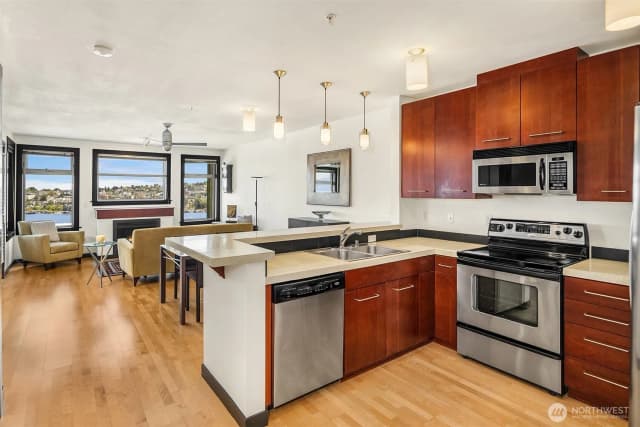 Property photo for 655 Crockett Street #b301, Seattle photo 3