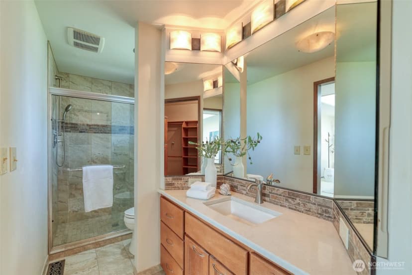 Property photo for 14700 Se 165th Place, Renton photo 8