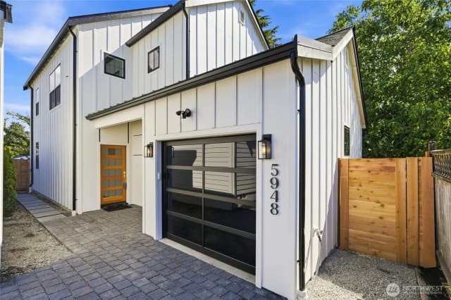 Property photo for 5948 18 Avenue Sw #2, Seattle