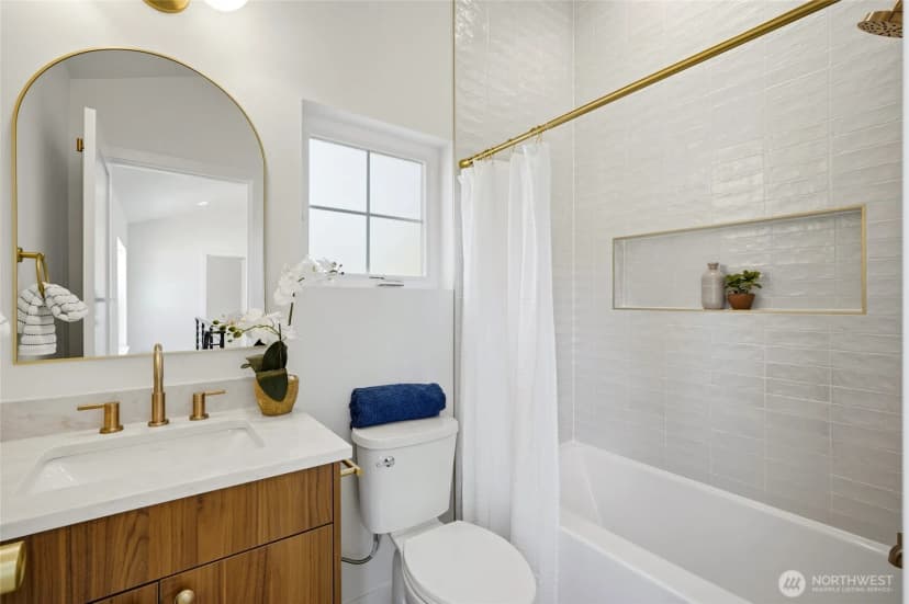 Property photo for 5948 18 Avenue Sw #2, Seattle photo 23