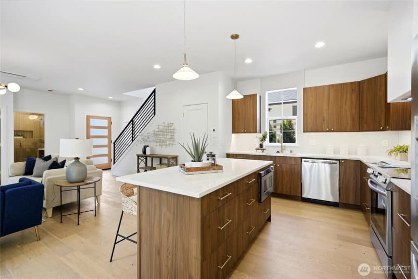Property photo for 5948 18 Avenue Sw #2, Seattle photo 16