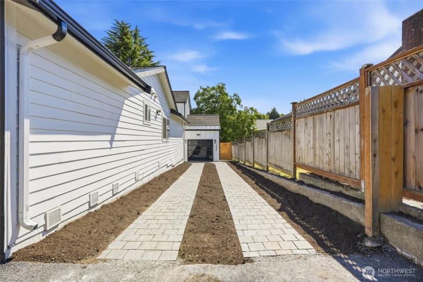 Property photo for 5948 18 Avenue Sw #2, Seattle photo 34