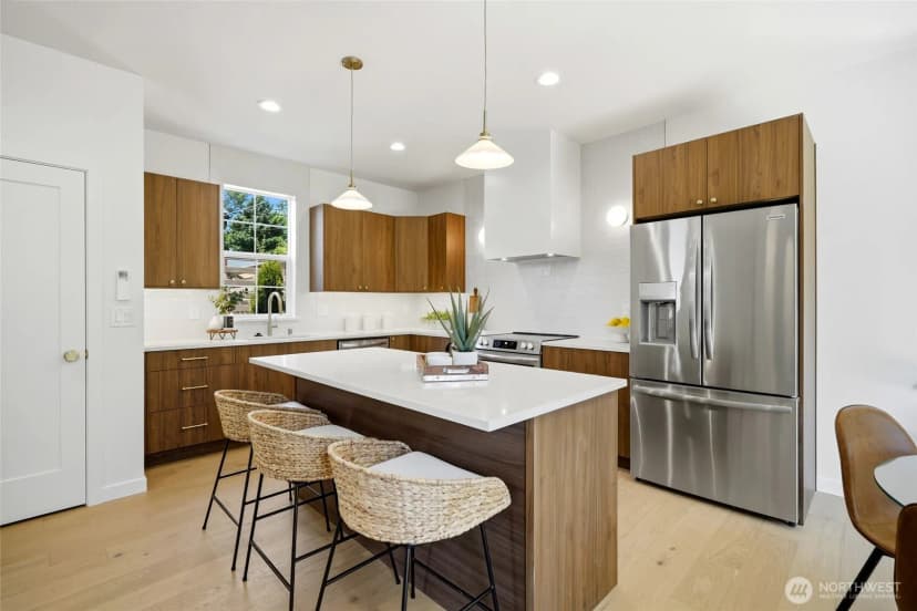 Property photo for 5948 18 Avenue Sw #2, Seattle photo 12