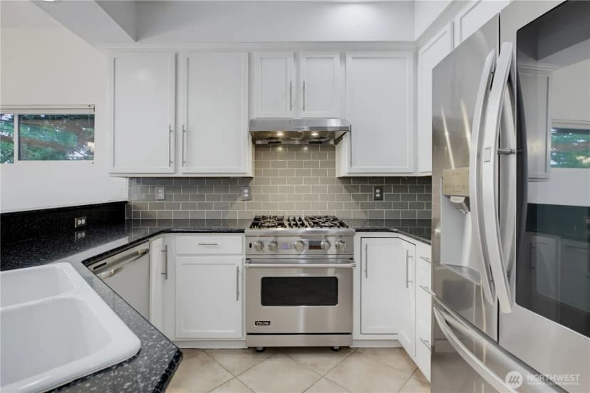 Property photo for 9729 26th Avenue Sw #404, Seattle photo 10