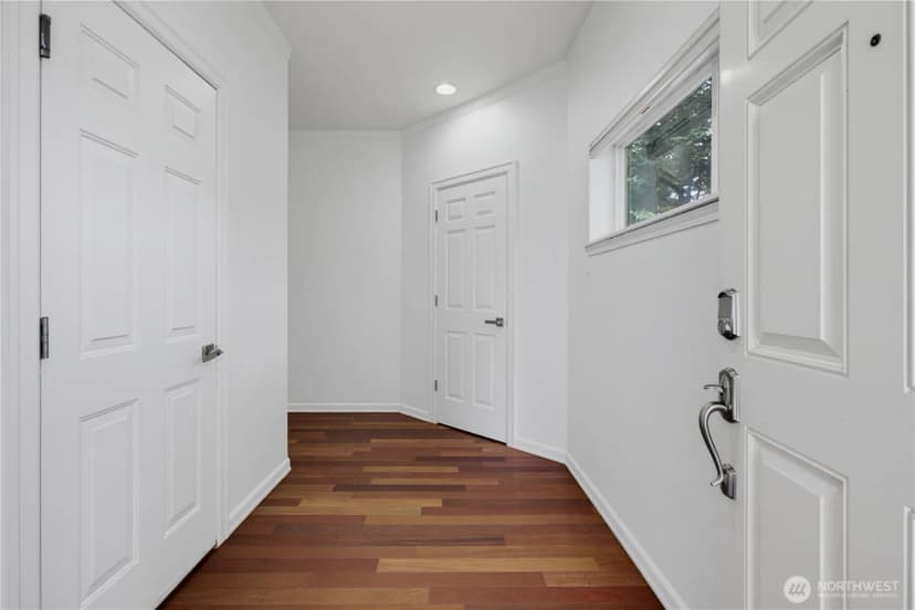 Property photo for 9729 26th Avenue Sw #404, Seattle photo 3