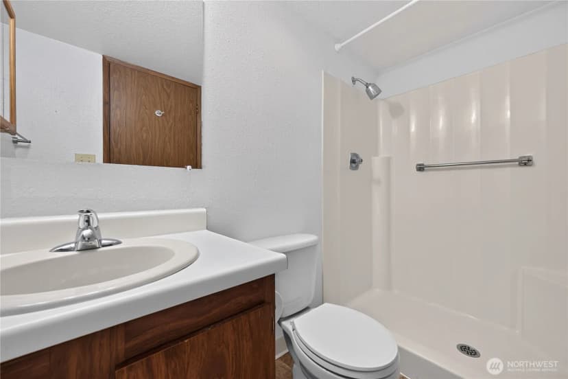 Property photo for 14527 Ne 40th Street #g202, Bellevue photo 29