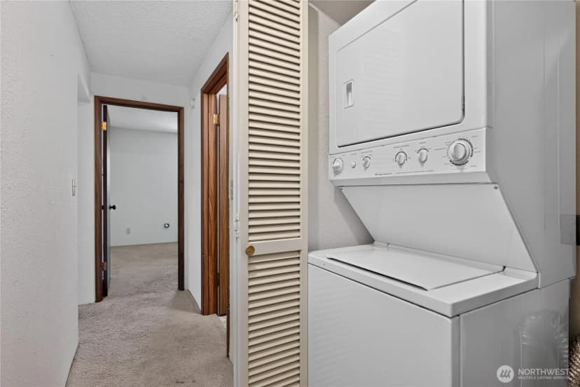 Property photo for 14527 Ne 40th Street #g202, Bellevue photo 31