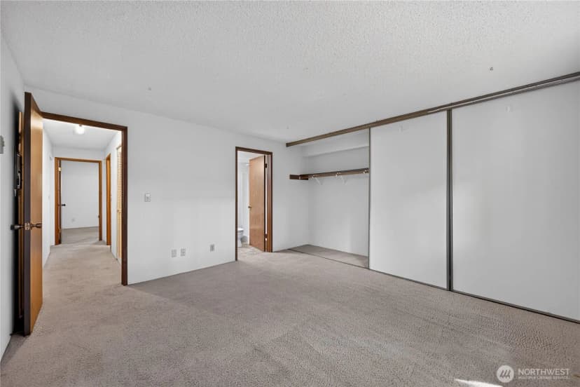 Property photo for 14527 Ne 40th Street #g202, Bellevue photo 24