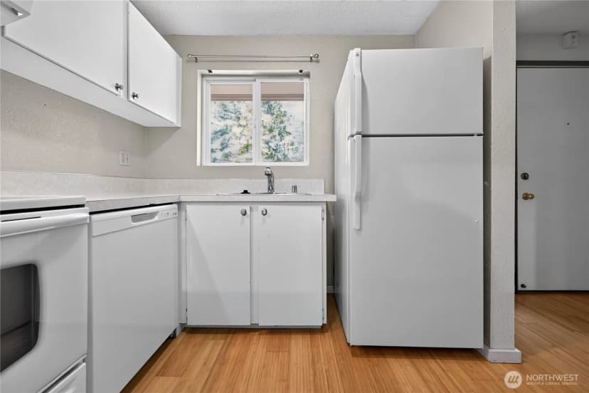 Property photo for 14527 Ne 40th Street #g202, Bellevue photo 19