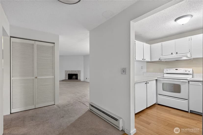 Property photo for 14527 Ne 40th Street #g202, Bellevue photo 9