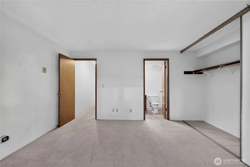 Property photo for 14527 Ne 40th Street #g202, Bellevue photo 26