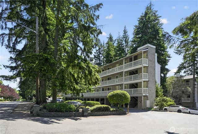 Property photo for 14527 Ne 40th Street #g202, Bellevue photo 3