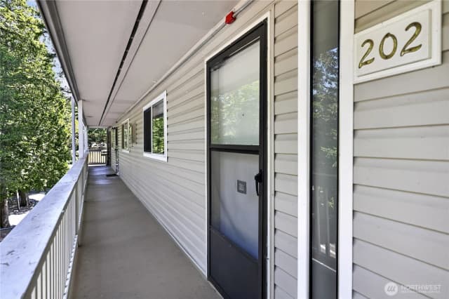 Property photo for 14527 Ne 40th Street #g202, Bellevue photo 5