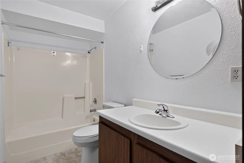Property photo for 14527 Ne 40th Street #g202, Bellevue photo 28