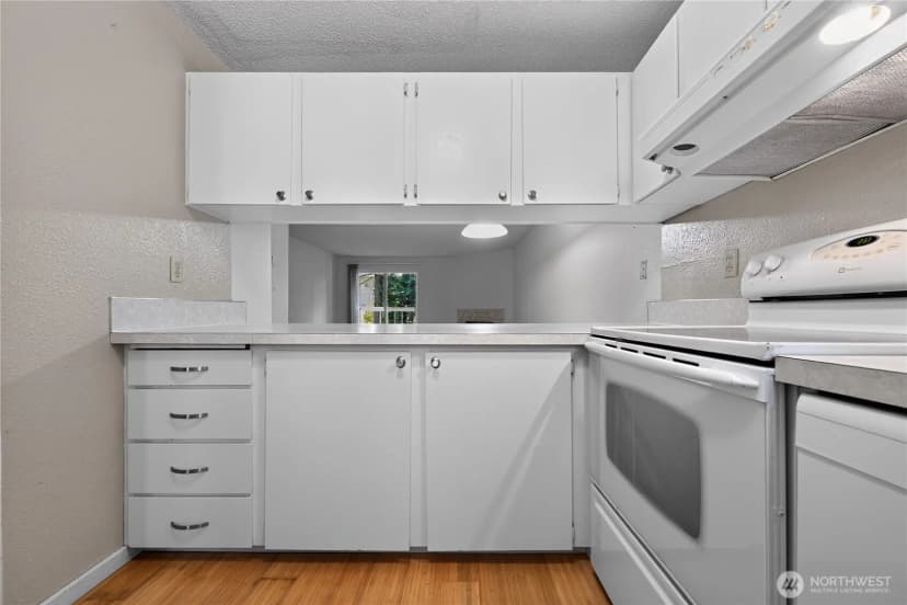 Property photo for 14527 Ne 40th Street #g202, Bellevue photo 18