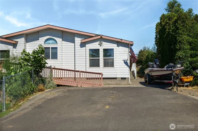 Property photo for 7012 Plaza Street Se, Othello photo 5
