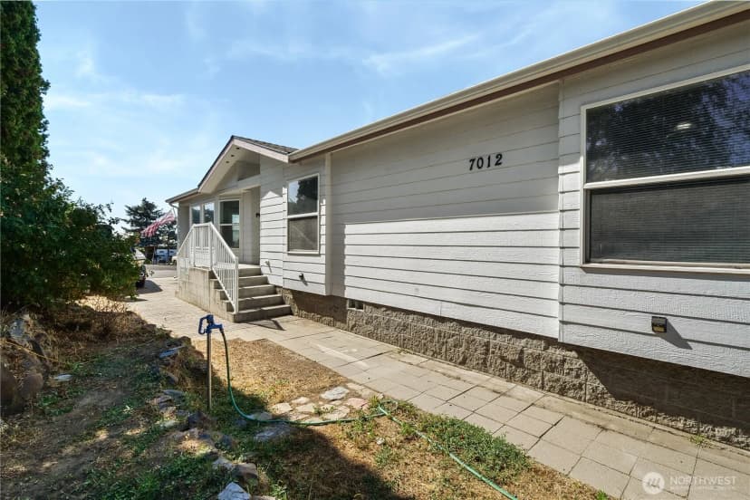 Property photo for 7012 Plaza Street Se, Othello photo 6