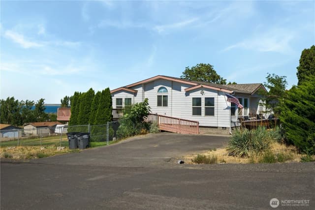 Property photo for 7012 Plaza Street Se, Othello photo 4