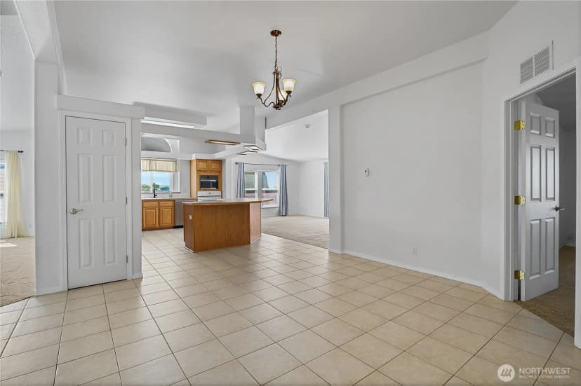 Property photo for 7012 Plaza Street Se, Othello photo 10