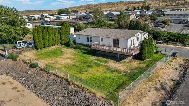 Property photo for 7012 Plaza Street Se, Othello