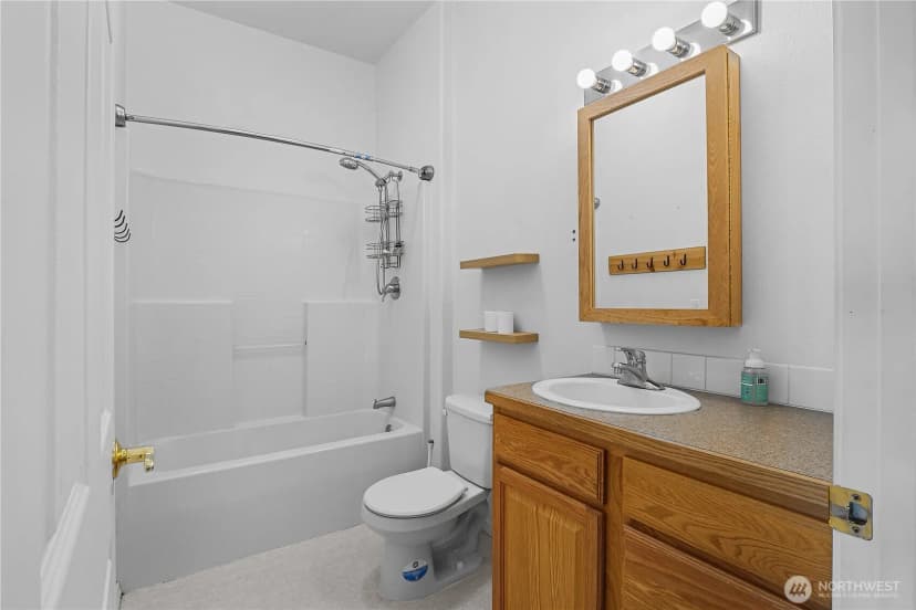Property photo for 7012 Plaza Street Se, Othello photo 28