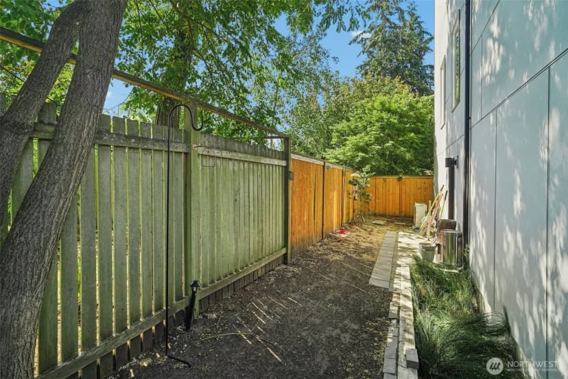 Property photo for 8020 17th Avenue Nw, Seattle photo 25