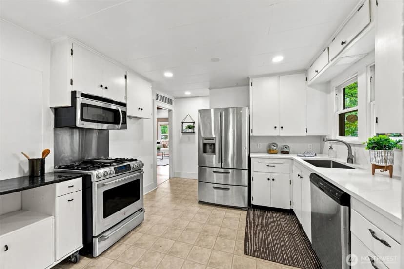 Property photo for 14622 18th Avenue Sw, Burien photo 11