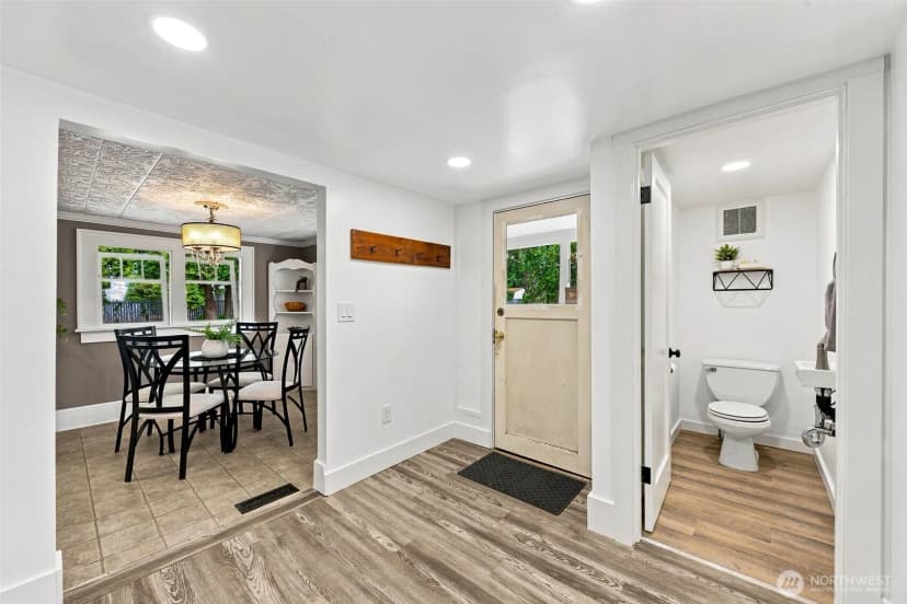 Property photo for 14622 18th Avenue Sw, Burien photo 14