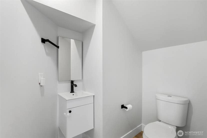 Property photo for 303 S 302nd Place, Federal Way photo 15