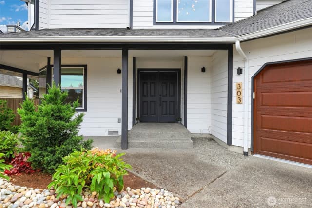 Property photo for 303 S 302nd Place, Federal Way photo 2