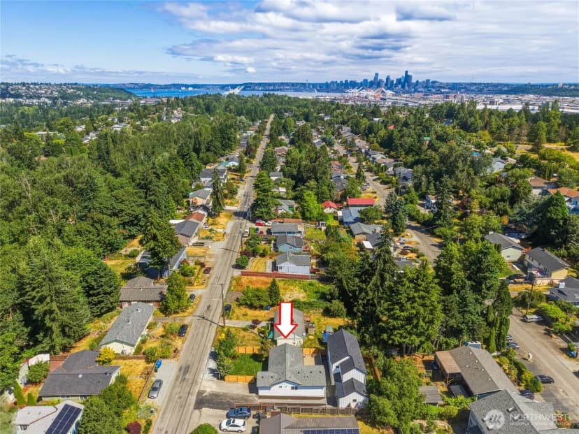 Property photo for 5946 18th Avenue Sw #1, Seattle photo 30