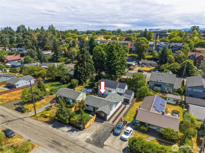 Property photo for 5946 18th Avenue Sw #1, Seattle photo 28