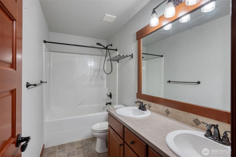 Property photo for 17103 138th Avenue E, Puyallup photo 24