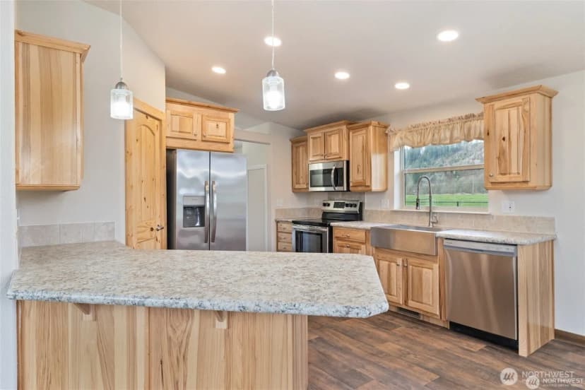 Property photo for 210 Mossyrock Road W, Mossyrock photo 9