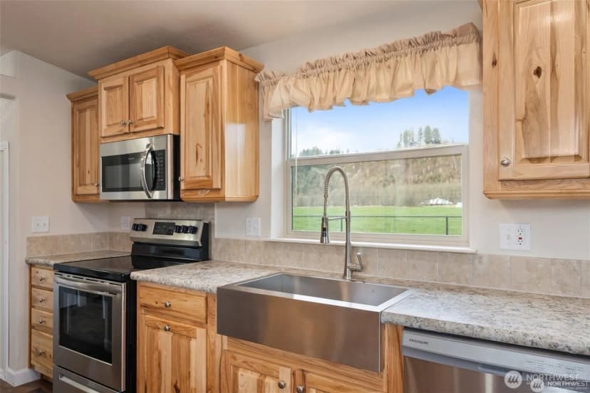 Property photo for 210 Mossyrock Road W, Mossyrock photo 12