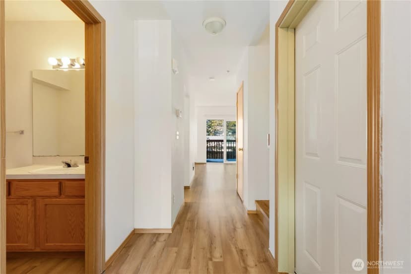 Property photo for 15815 Admiralty Way #c4, Lynnwood photo 4