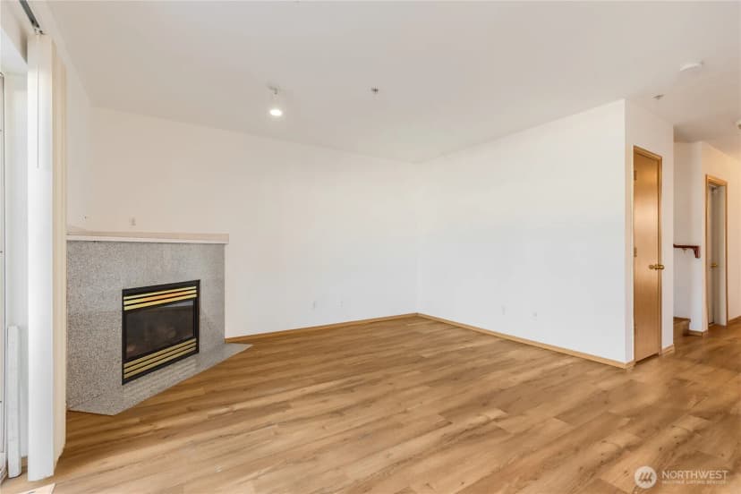 Property photo for 15815 Admiralty Way #c4, Lynnwood photo 7