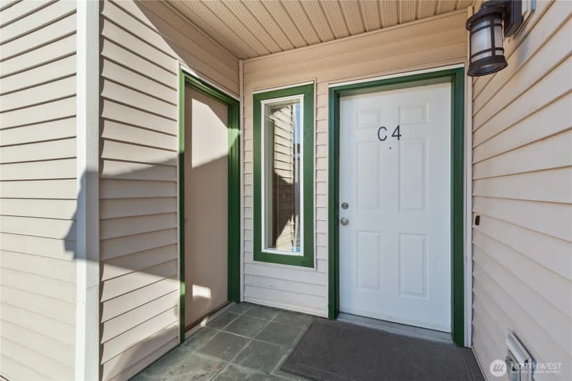 Property photo for 15815 Admiralty Way #c4, Lynnwood photo 2